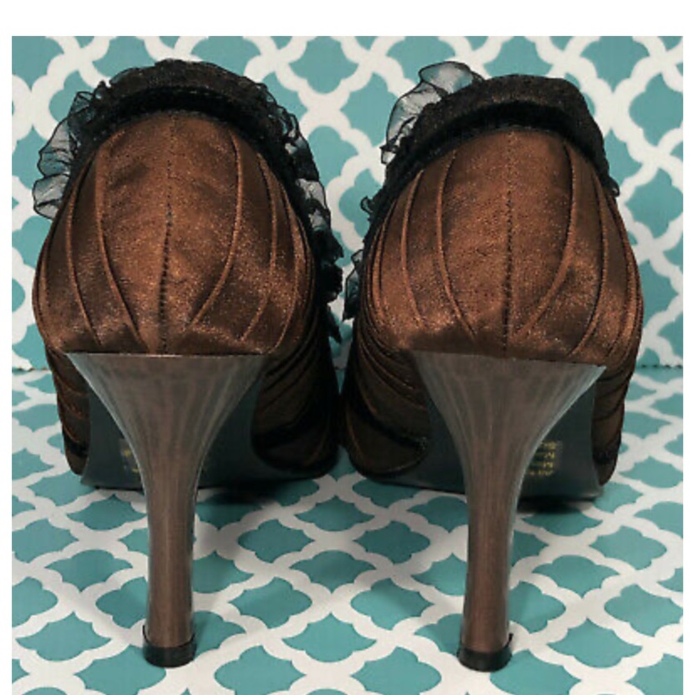 Charlotte Russe brown heels, lace & bow, size 7 - Picture 7 of 7